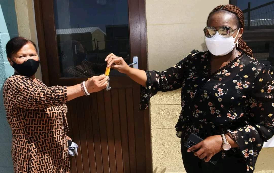 Keys handover
